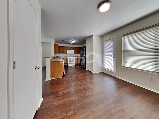 Photo - 1966 Courtside Dr