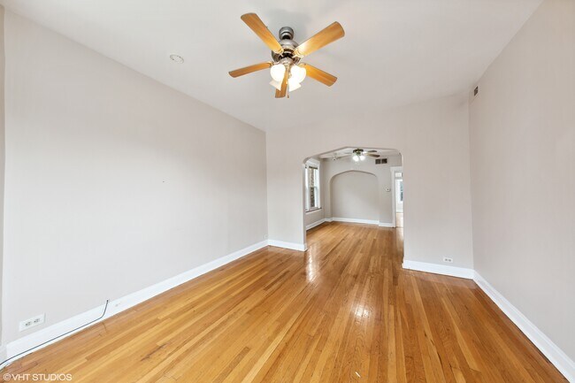 Photo - 4247 W Melrose St Unit 2