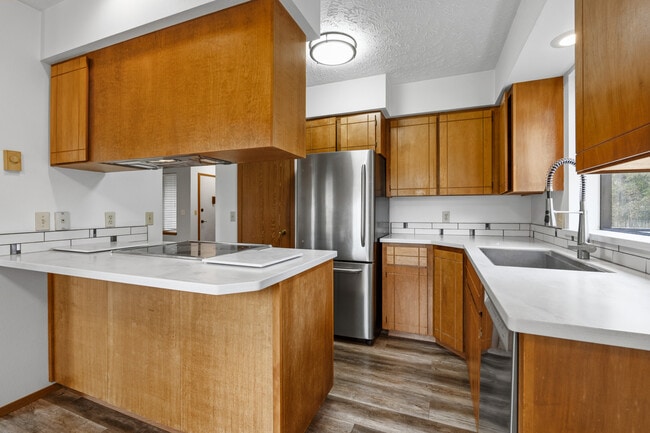 101 S Neyland Ave