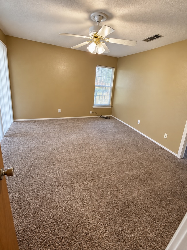 222 Brooke briar Dr