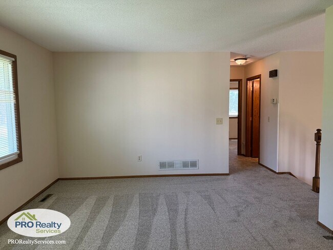 Photo - 3 Bedroom Home in Maple Grove