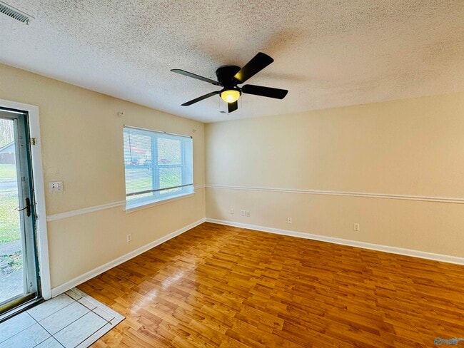 Photo - 13900 SW Wyandotte Dr