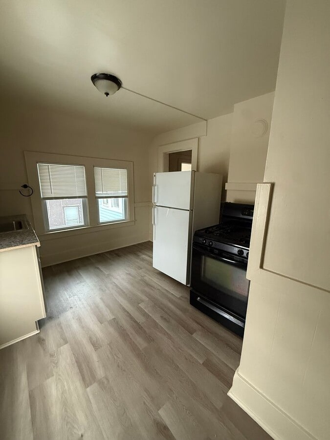 Photo - Avenue B Unit Upper