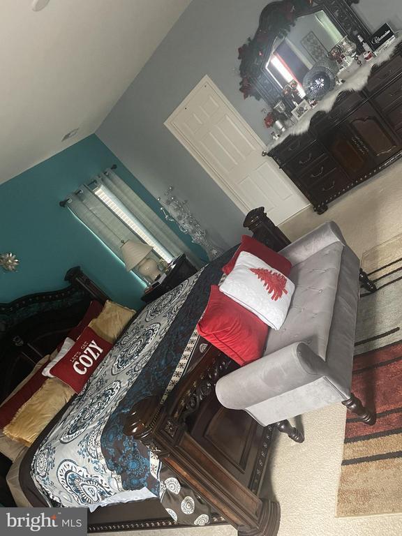 Photo - 1037 Suffolk Dr