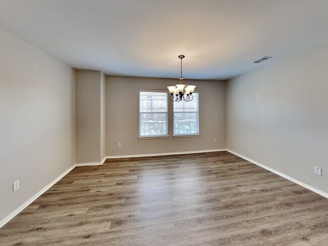 Photo - 602 Azalea Dr