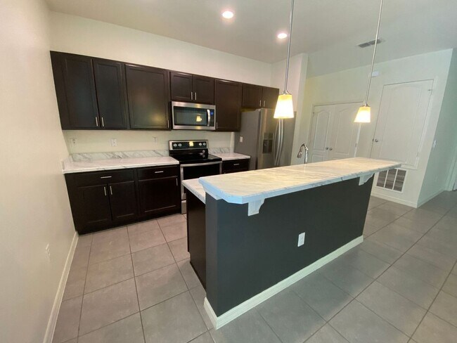 Photo - 4 Bedroom 2 Bath home in Kissimmee for RENT!