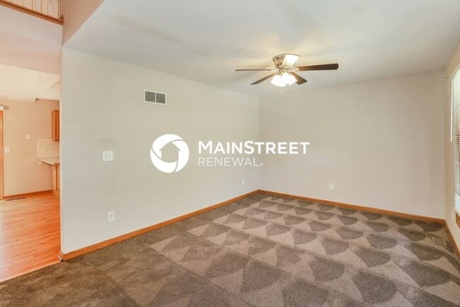 Building Photo - 4 Bedroom Pet-Friendly Home in Lee's Summi...