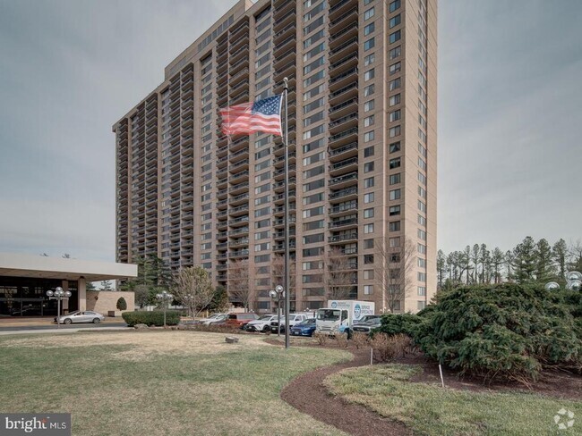 Building Photo - 3705 S George Mason Dr Unit 1111S Rental