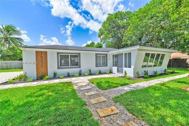 Building Photo - 16200 NE 3rd Ave