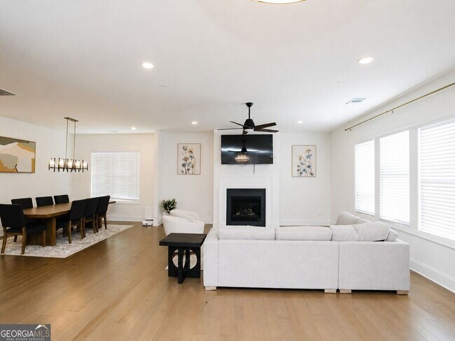 Photo - 6725 Dahlgren Ct