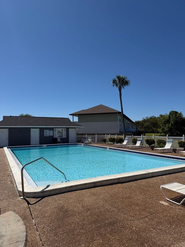 Photo - Coastal Living in the Heart of Destin