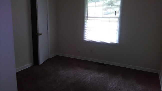 Photo - 3188 Ward Dr SW