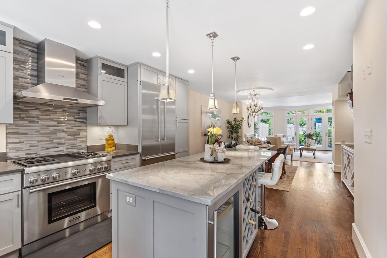 Photo - 2517 I St NW (Washington, DC)