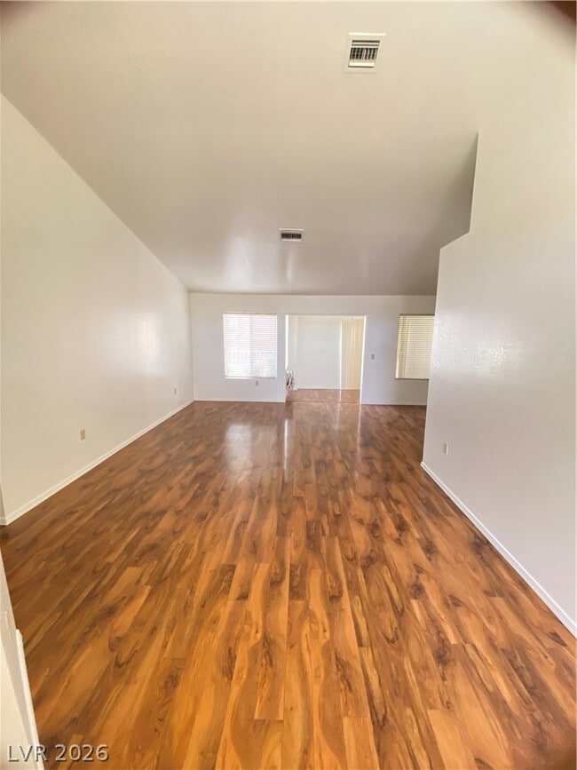 9012 Starmount Dr