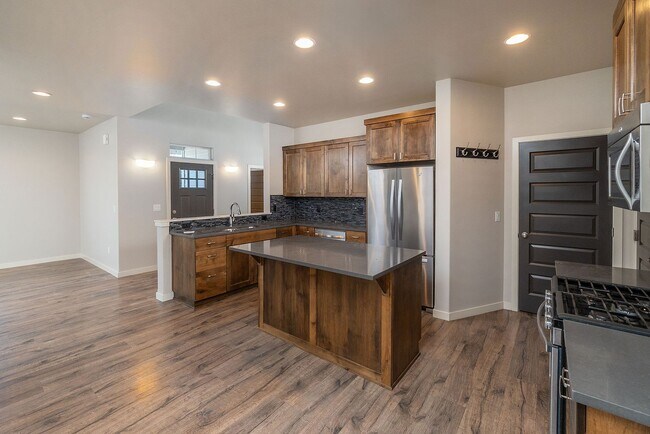 Photo - 3 Bdrm 2.5 bath newer home in a quiet SE c...