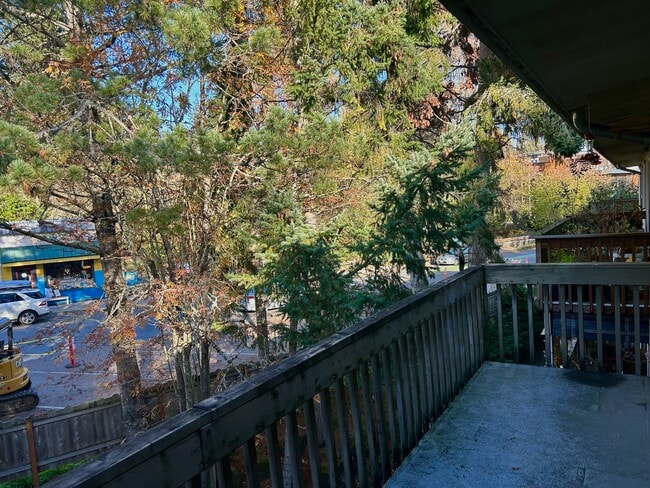 Photo - 465 Winslow Way E Unidad 303