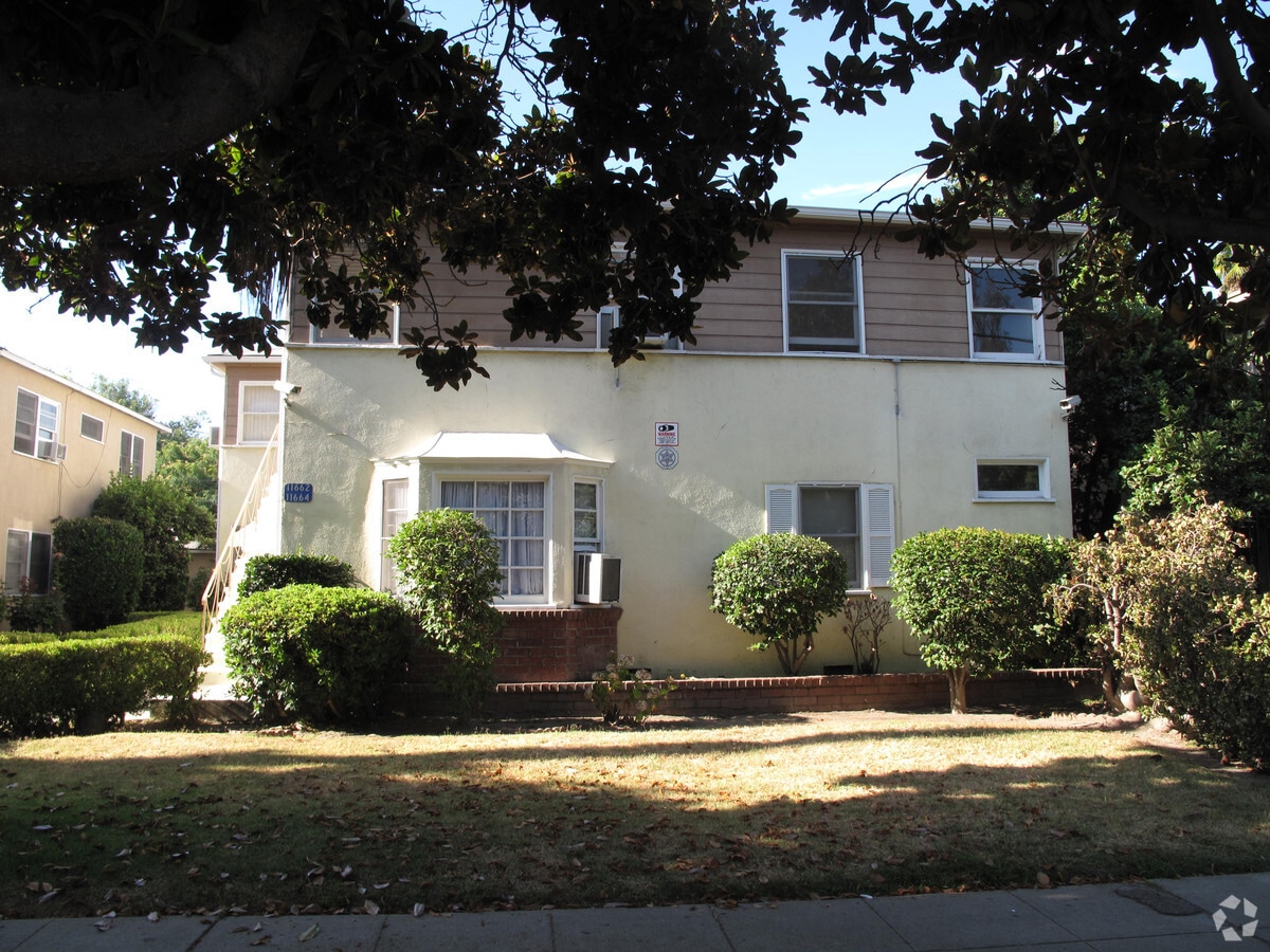 Photo - 11662-11664 Chandler Blvd