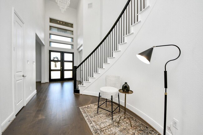 Photo - 10719 Klaria Cres Ct