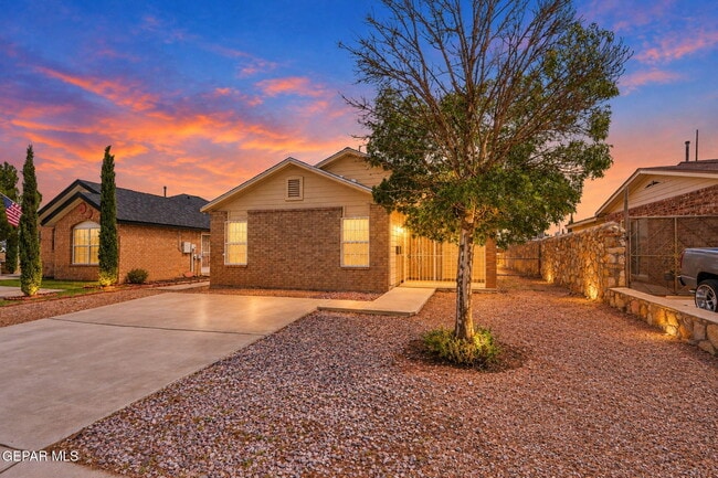 3436 Tierra Zafiro Dr