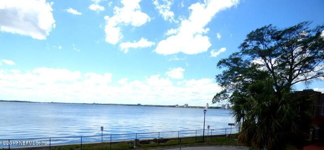 Photo - 1733 River Rd