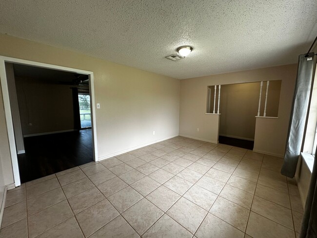 Photo - 179 Weldon Dr