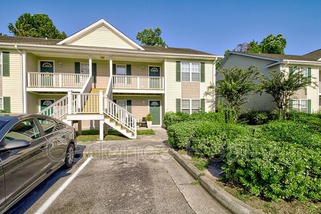 Photo - 4609 McClelland Dr Unit 104