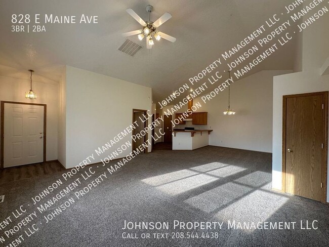 Photo - 828 E Maine Ave