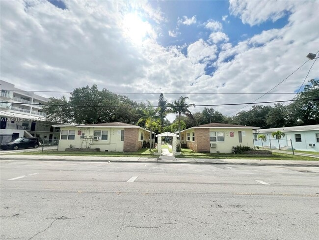 Photo - 710 NE 85th St Unit 14