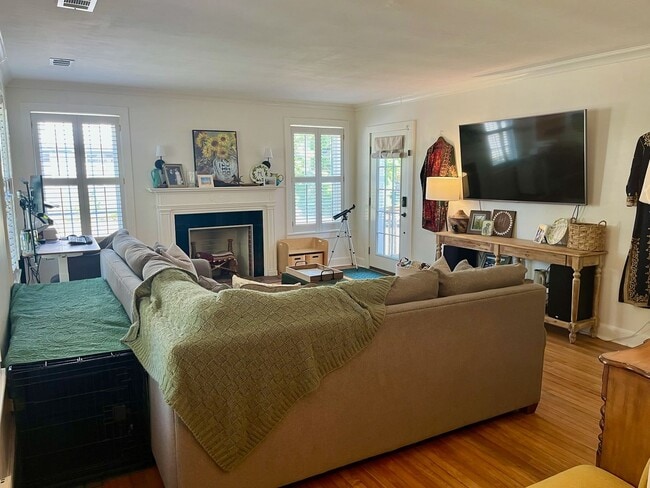 Photo - 3/2 Duplex Conveniently Situated in an Established Neighborhood!
