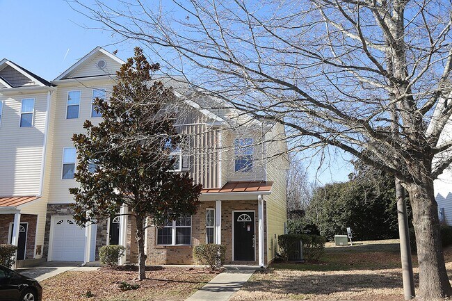 Newly Updated, End Unit Townhome in Conven... - Newly Updated, End Unit Townhome in Conven...