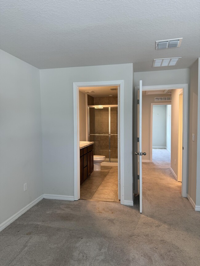 Photo - 3334 Franklin Square Ln