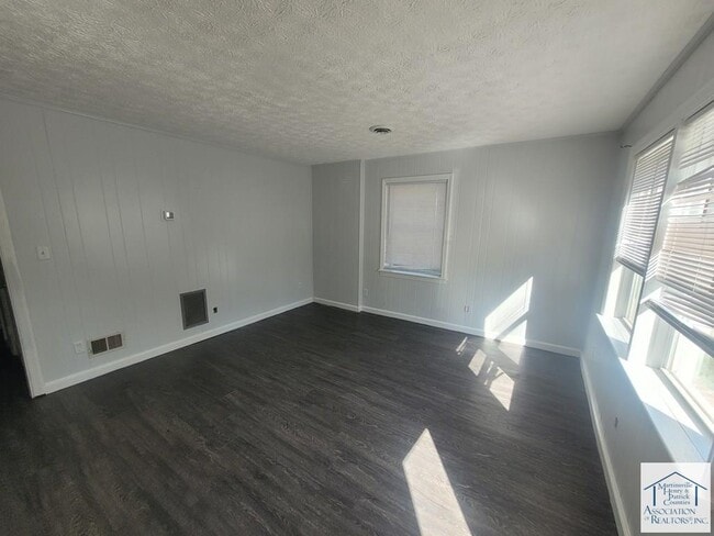 Photo - 315 Spring Dr