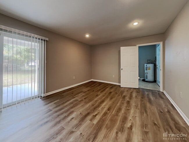 Photo - 1408 Highview Rd