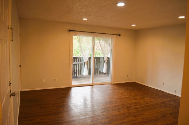 Photo - 319 Linn Ave Unit 319 Linn Avenue