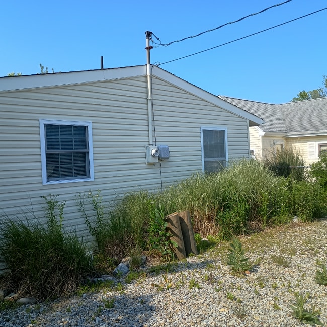 Photo - 30 Lake St Clair Dr House