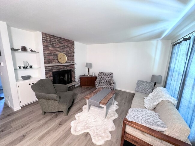 Building Photo - Kleisinger Duplex Unit 1502