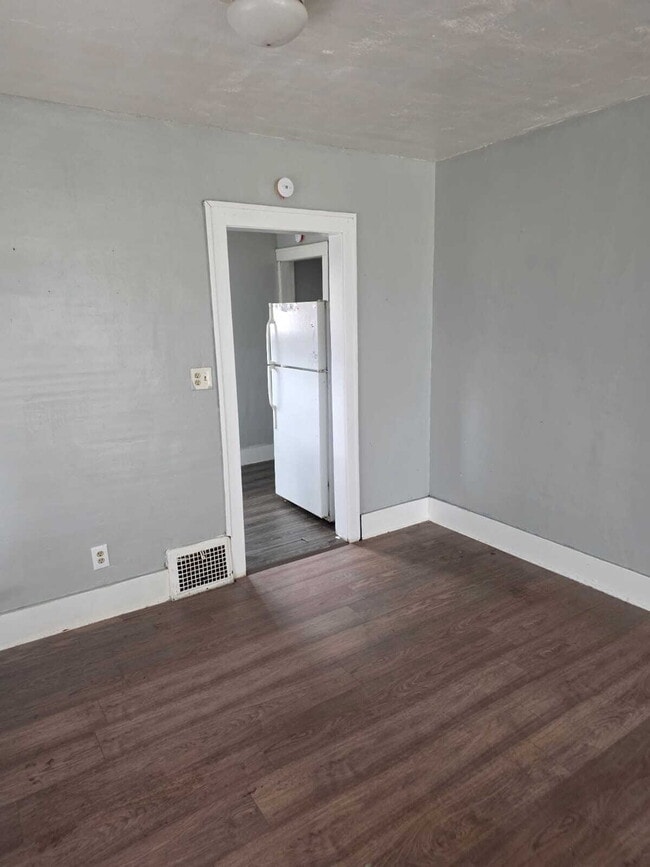Photo - 2-Bedroom Gem on Barrie Avenue – Perfectly Quaint Living in Flint!
