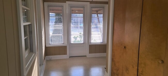 Photo - COMING SOON!  Lone Oak Cottage - 2 bedrm 1 bath Available - May 10th