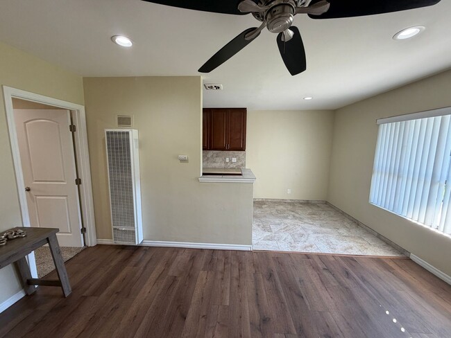 Photo - 2227 E Westport Dr Unidad 2