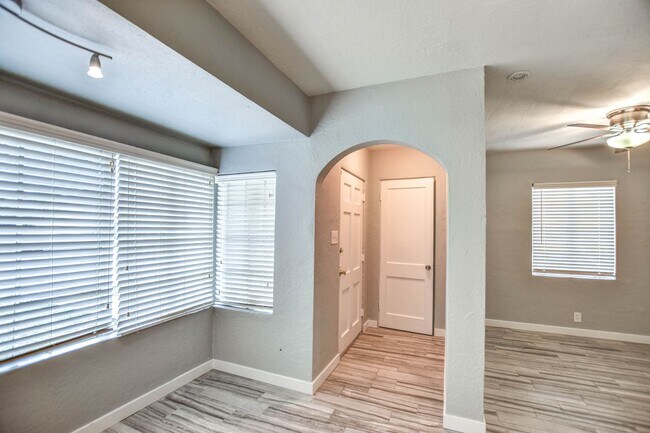 Photo - Vintage Ranch Home Unit House