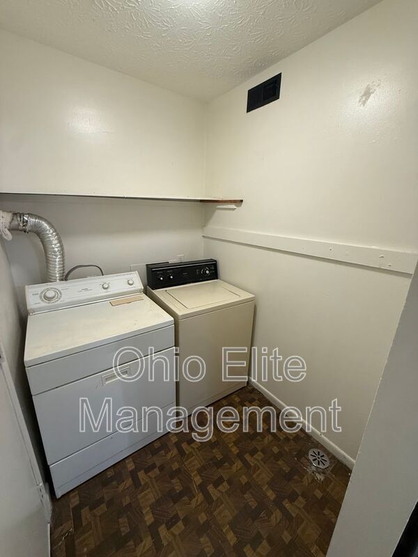 Photo - 2450 Hiawatha St