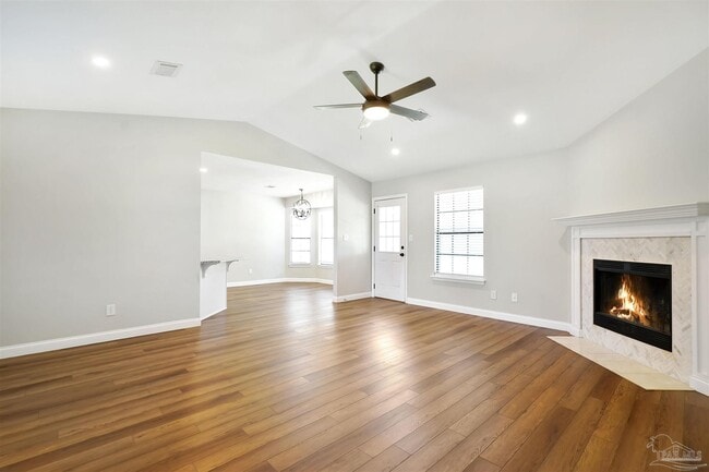 Photo - 323 Twisted Oak Dr