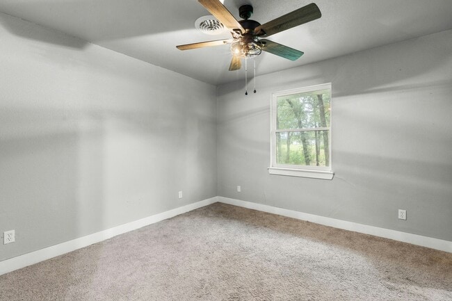 Photo - 256 Candyce Dr