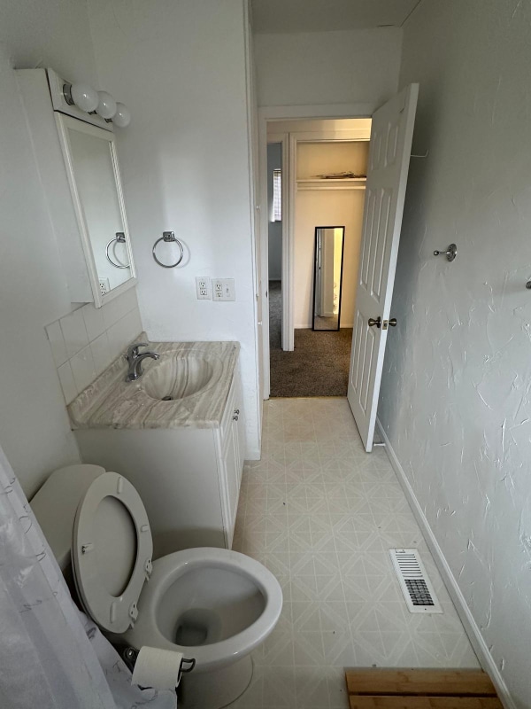 Photo - 620 London Rd