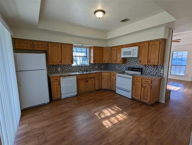 Photo - 212 Lanham Ct
