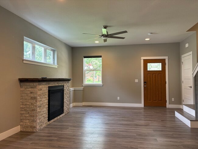 Photo - 309 Femrite Dr