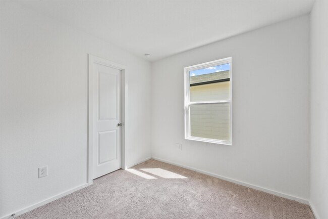 Photo - 26008 Hampshire Dr