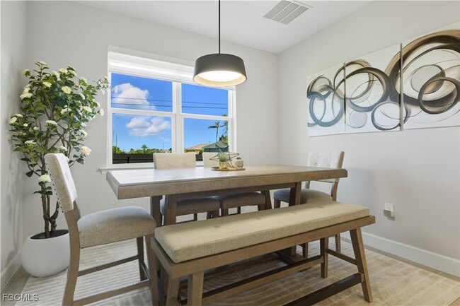Photo - 525 Tropicana Parkway W