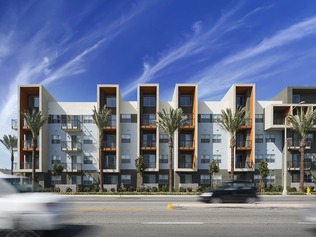 Building Photo - Aspect Rental