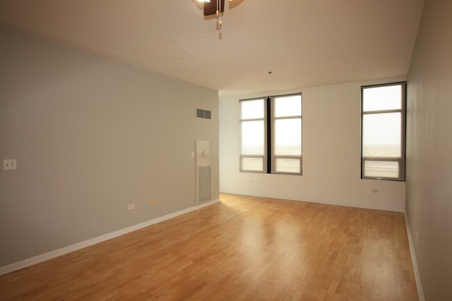 Photo - 1255 S State St Unit 1906